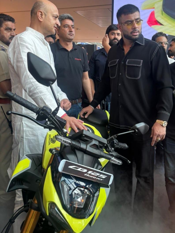 मनकीरत औलख ने होंडा CB125 Hornet और Shine 100 DX का किया लॉन्च 1 Screenshot 2025 08 31 20 24 35 05