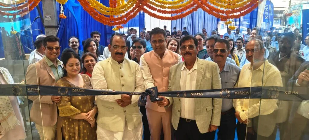 किसना ने पठानकोट में किया तीसरे शोरूम के भव्य उद्घाटन राज्य में अपने तीसरे विशेष शोरूम के शुभारंभ का प्रतीक