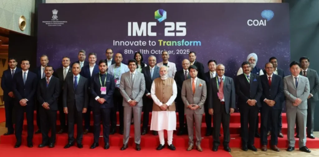 प्रधानमंत्री नरेंद्र मोदी ने बुधवार को यशोभूमि कन्वेंशन सेंटर में इंडिया मोबाइल कांग्रेस (IMC) 2025 का उद्घाटन किया 1 क्या इंडिया मोबाइल कांग्रेस 2025 बनेगा भारत के टेक्नोलॉजी सुपरपावर बनने की दिशा में नया मील का पत्थर?