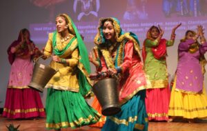 सतयुग दर्शन संगीत कला केंद्र की 10वीं नि:शुल्क ट्राइसिटी इंटरस्कूल संगीत व कला प्रतियोगिता संपन्न 2 IMG 20251113 WA0444 1