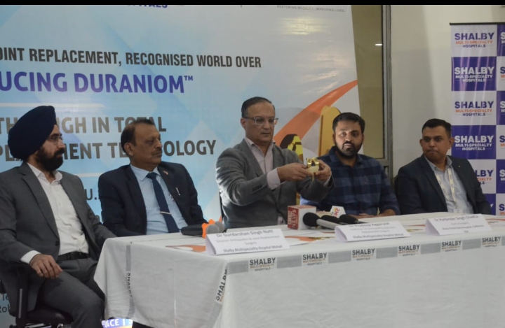 शैल्बी हॉस्पिटल मोहाली में अमेरिकी ऑर्थोपेडिक विशेषज्ञ का दौरा 1 Screenshot 2025 11 23 21 09 33 53