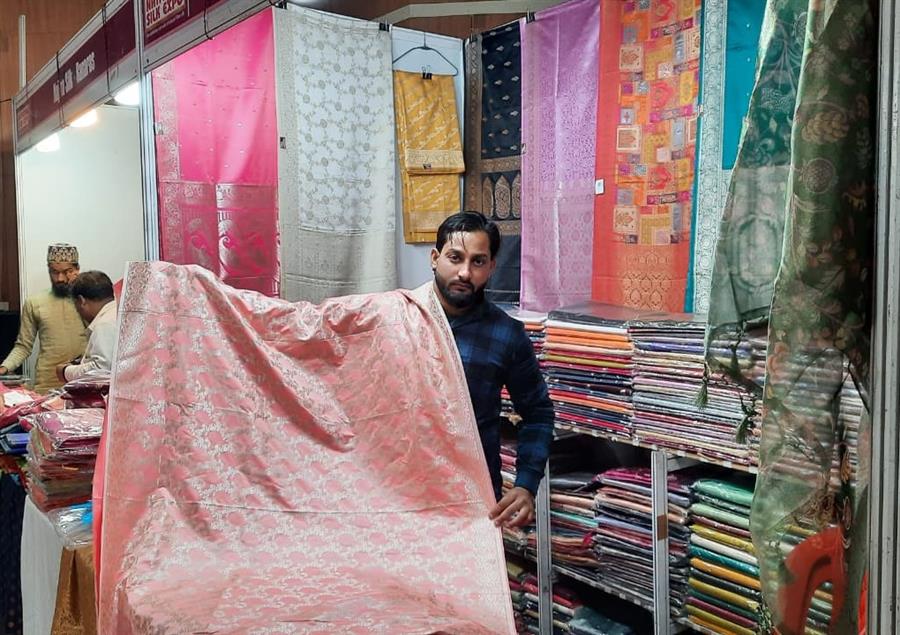 नेशनल सिल्क एक्सपो चंडीगढ़ में शादी सीज़न की रौनक के बीच भव्य रूप से शुरू हुआ।- हिमाचल भवन 1 article15508