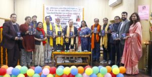 'आत्म बोध से विश्व बोध' विचार विमर्श के साथ हुआ कुसुम धीमान की पुस्तक 'विचारमंजरी' का विमोचन 1 IMG 20251208 WA0066