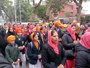 गुरु गोविंद सिंह जी के प्रकाश पर्व के उपलक्ष्य में नगर कीर्तन का भव्य स्वागत, श्रद्धा, सेवा और सामाजिक समरसता का सशक्त संदेश 2 IMG 20260102 WA0376