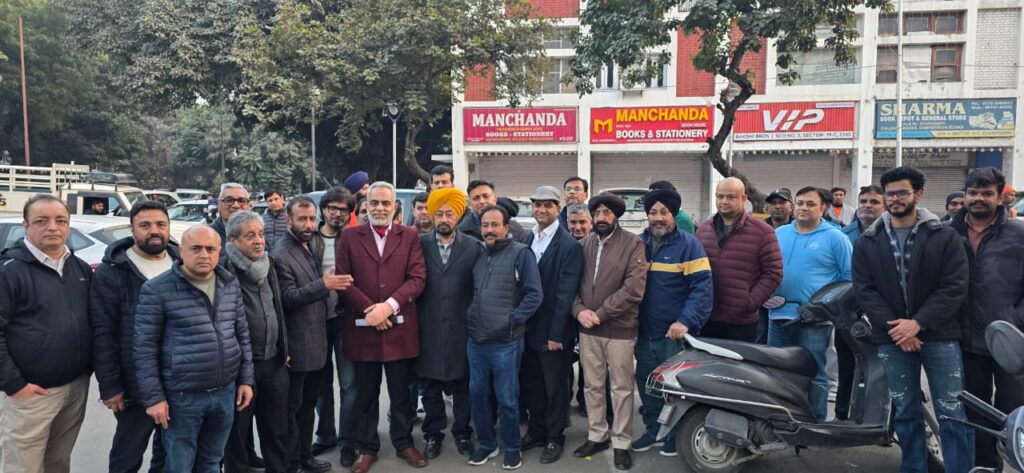 सेक्टर-19 मार्केट में फड़ी लगाने को लेकर विवाद, फड़ी वाले ने दुकानदार पर किया हमला 1 WhatsApp Image 2026 01 09 at 5.46.07 PM