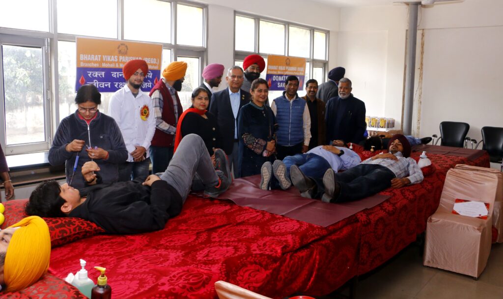 खालसा कॉलेज में रक्तदान शिविर का आयोजन रक्तदान एक सामाजिक जिम्मेदारी है: डॉ. हरीश कुमारी 1 IMG 20260218 WA0361