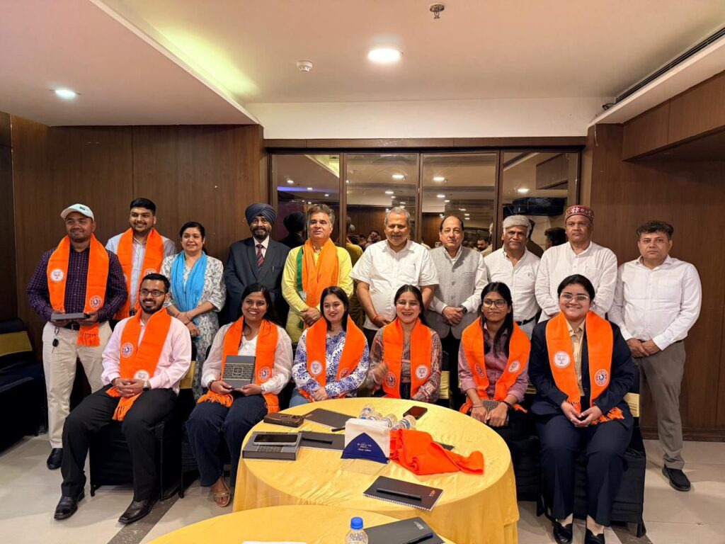 बीजेपी चंडीगढ़ प्रोफेशनल सेल ने नव-योग्य सीएमए का किया सम्मान 1 IMG 20260407 WA0190