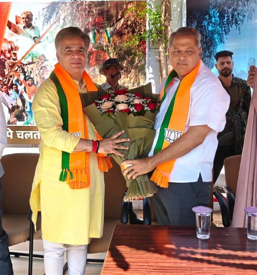 चंडीगढ़ में भाजपा का स्थापना दिवस धूमधाम से मनाया, वरिष्ठ कार्यकर्ताओं का हुआ सम्मान 2 full13515