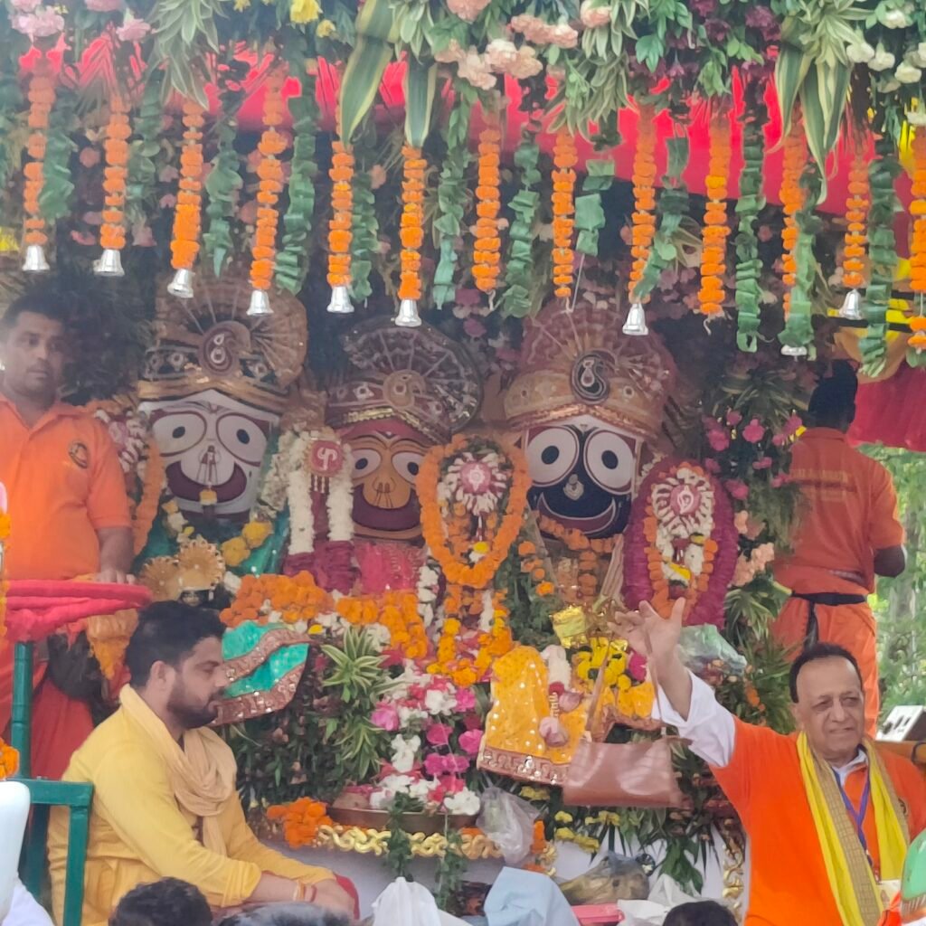 रथ यात्रा पर निकले भगवान जगन्नाथ, उमड़ा जनसैलाब चंडीगढ़, 16 जुलाई - उत्कल सांस्कृतिक संघ की ओर से जगन्नाथ मंदिर सेक्टर-31 से भगवान जगन्नाथ की रथयात्रा शहर में धूमधाम के साथ निकाली गई। 1 IMG20260716153641
