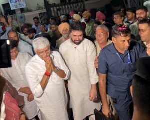 अक्षय शर्मा के घर पहुंचे गजेंद्र सिंह शेखावत अमृतसर पहुंचने पर किया खास स्वागत, घर पर हुई राजनीतिक चर्चा 6 IMG 20260815 WA0715