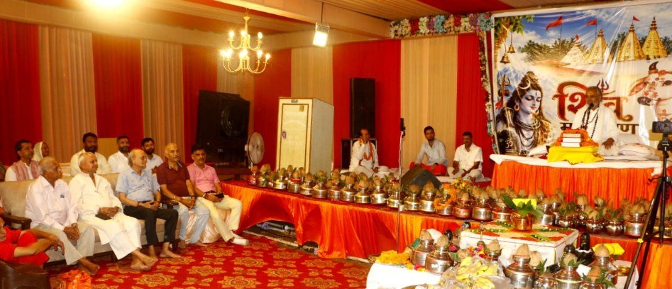 साप्ताहिक शिव महापुराण कथा में भजनों और ‘हर-हर महादेव’ के जयकारों से गूंजा वातावरण 1 Screenshot 18 2